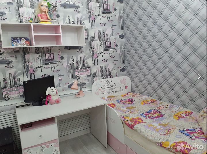 Стол письменный Малибу