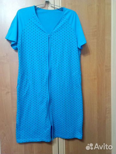 Голубой халат в горошек новый, 52 размер
