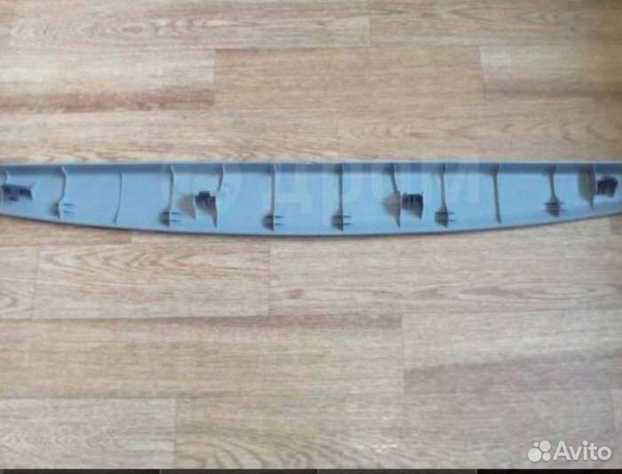 Накладка двери багажника toyota kluger-v