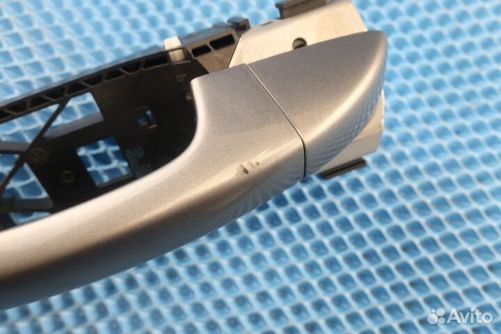 Ручка двери передней левой VW Golf 6