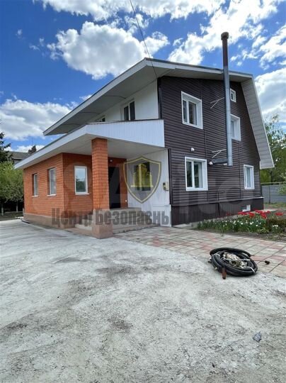 Дом 150,7 м² на участке 7,5 сот.