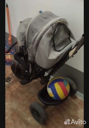 Детский велосипед с родительской ручкой