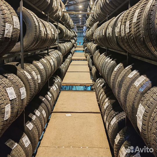 Nexen Roadian 571 235/65 R17 99L