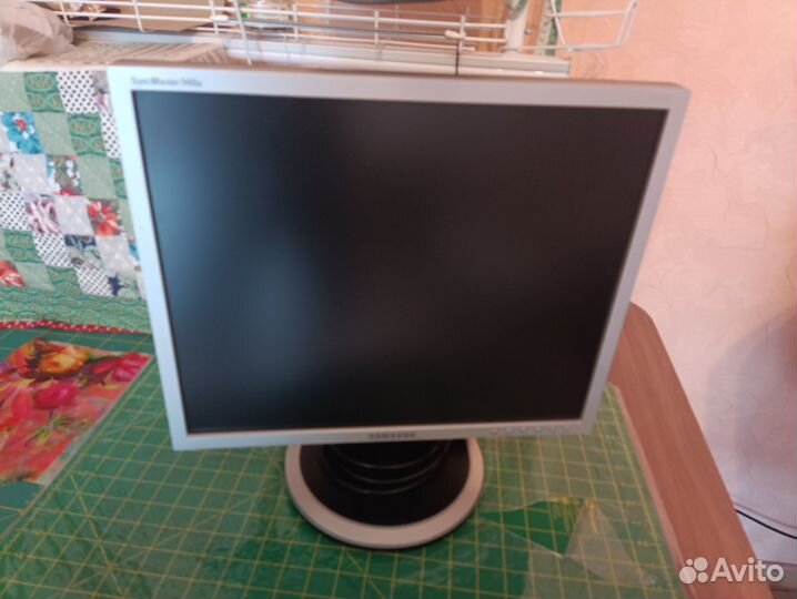 Монитор Samsung SyncMaster 940N