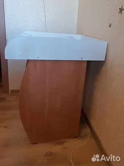 Пеленальный стол