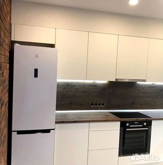 Кухня до потолка