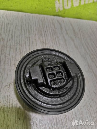 Крышка маслозаливной горловины Ауди 80 90 Б4