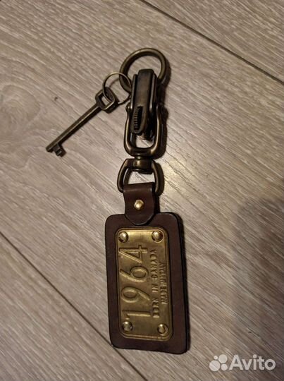 Брелок для ключей из натуральной кожи