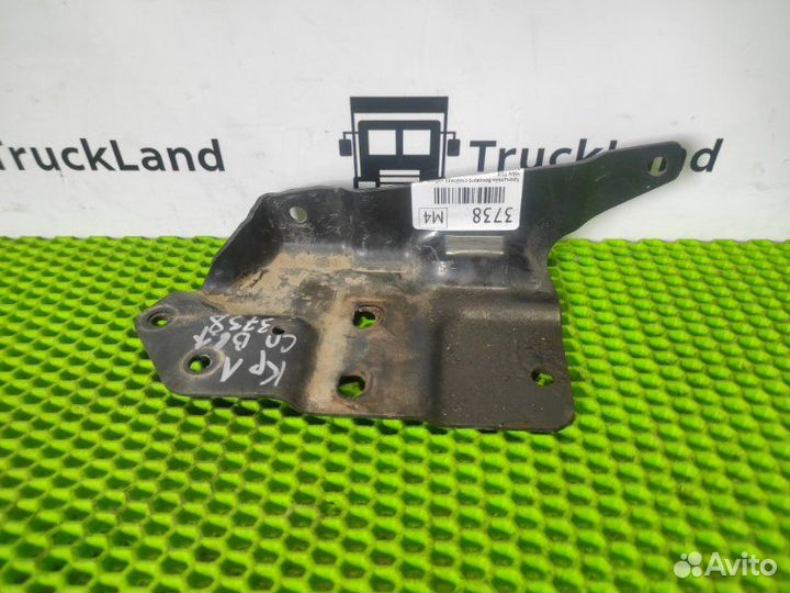 Кронштейн бокового спойлера кабины левый Man Tgx