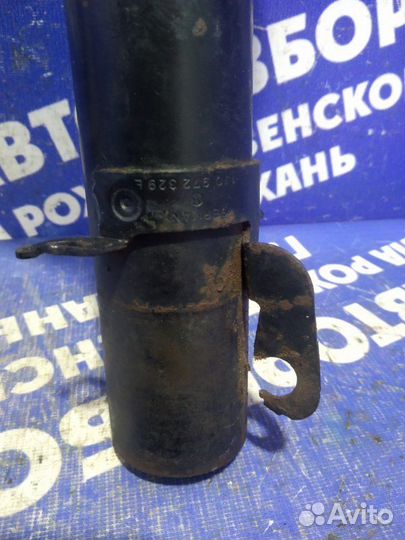 Передняя правая стойка амортизатора Skoda Octavia