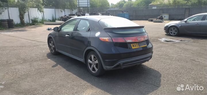 Honda Civic 8 5D Разбирается на запчасти