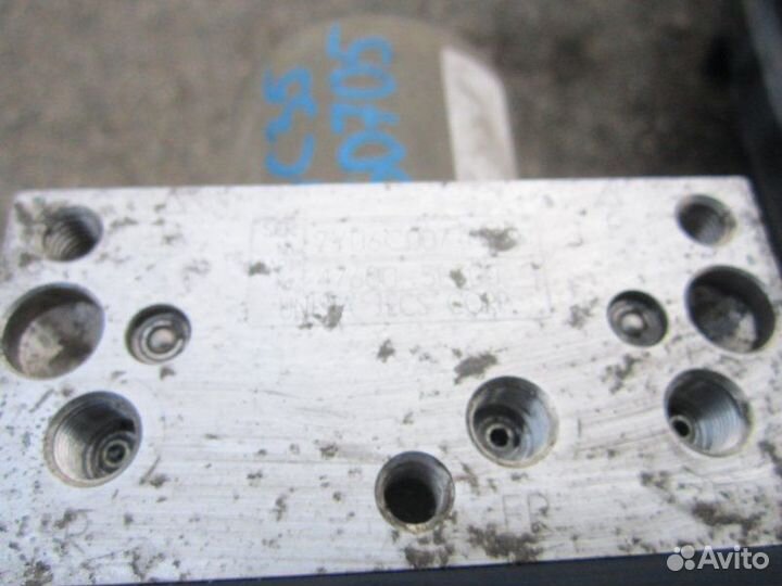 Блок abs Nissan Laurel GC35 RB25DE 1997/11