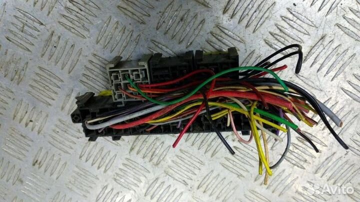 Блок предохранителей Renault Laguna 1