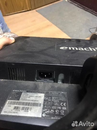 Монитор emachines