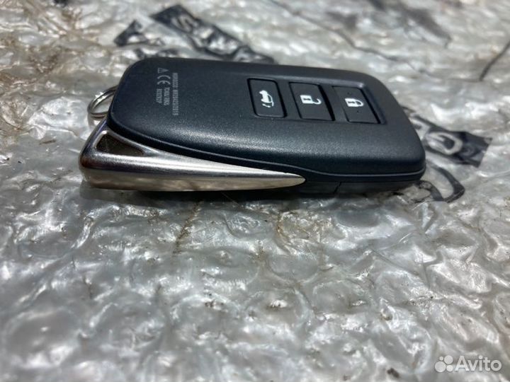 Электронный ключ Lexus Nx седан 2021