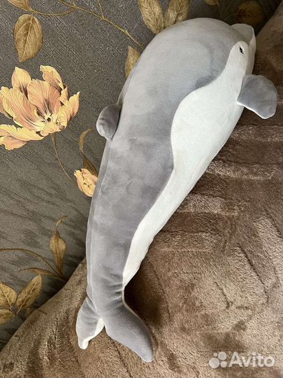 Плюшевый дельфин