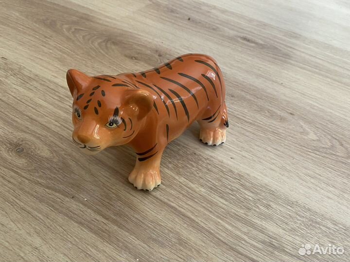 Статуэтка тигр