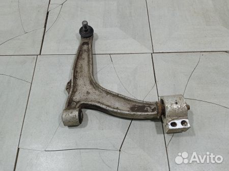 Рычаг передний правый