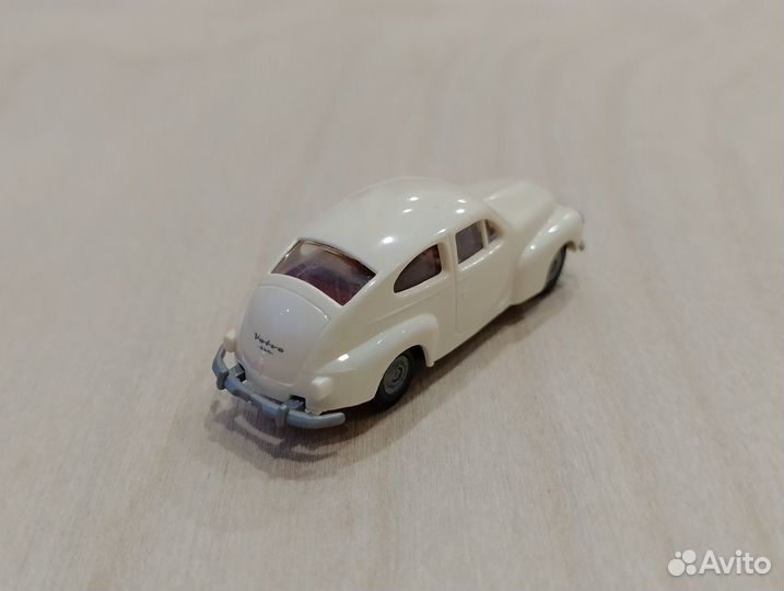 A25) Volvo PV544 (1947-1969)