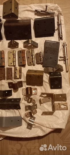 Продажа уголки и петли разные