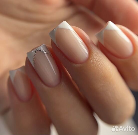 Маникюр, педикюр, наращивание ногтей