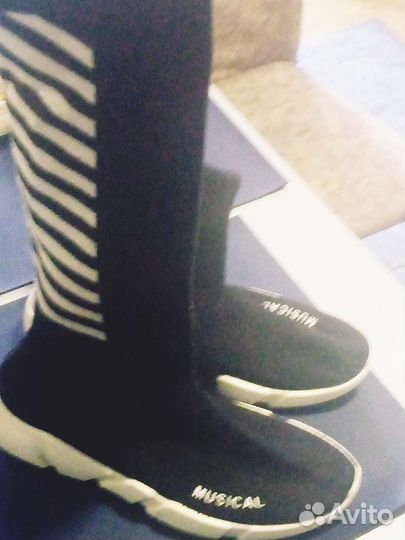 Кроссовки чулки 700