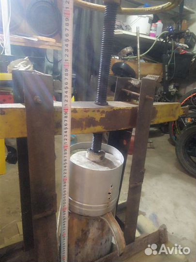 Пресс для отжима сока из яблок