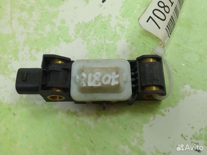 Датчик airbag Hyundai Tucson 2.0 crdi
