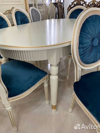 Обеденный стол и стулья новые