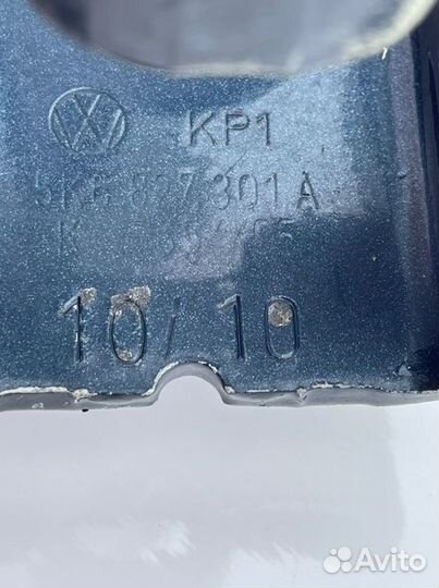 Петля двери багажника Volkswagen Golf 6 1.4 caxa