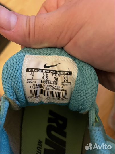 Кроссовки женские 37 размер