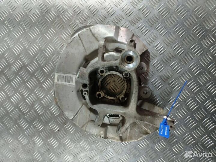 Кулак задний правый BMW 7 F01/F02 рест. 2014