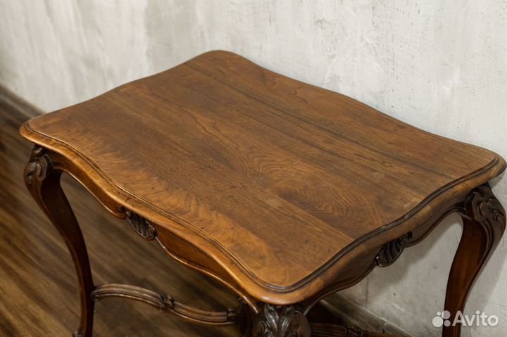 Старинный гостиный столик