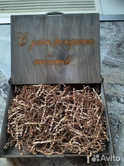 Подарочная коробка из дерева