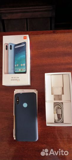 Xiaomi Mi A2 Lite Android One, 3/32 ГБ
