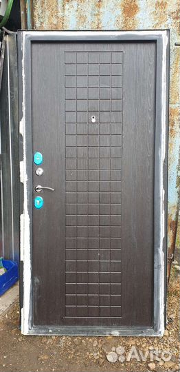 Входная дверь