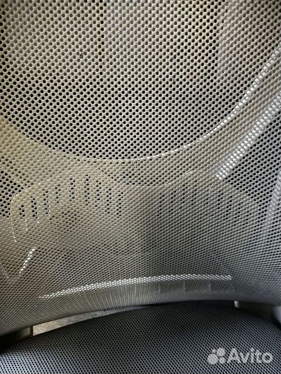 Офисное кресло