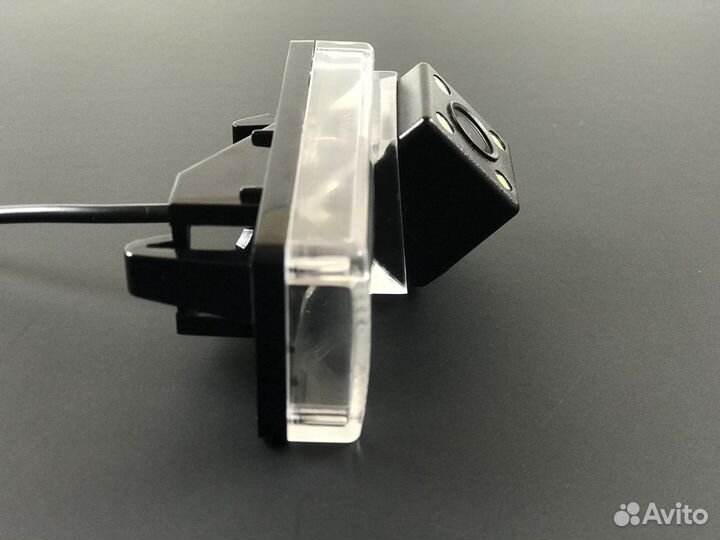 Камера заднего вида для Toyota Land Cruiser 100