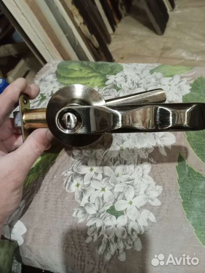 Дверная ручка