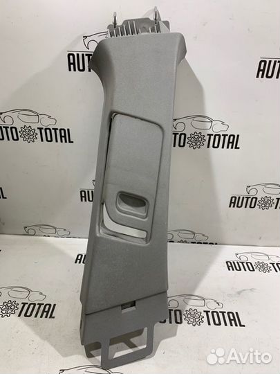 Накладка центральной стойки правая Opel Corsa D