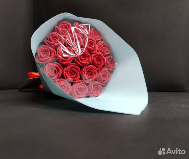 Красные Розы из Белого Шоколада - 19 шт в Букете