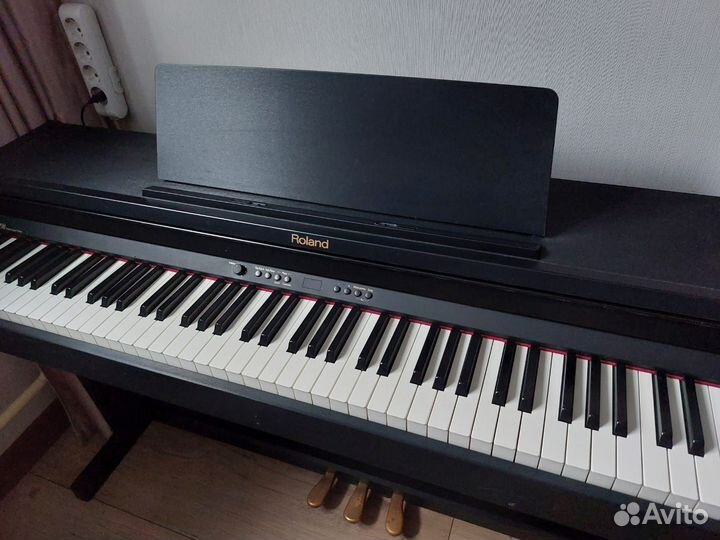 Цифровое пианино роланд RP 301