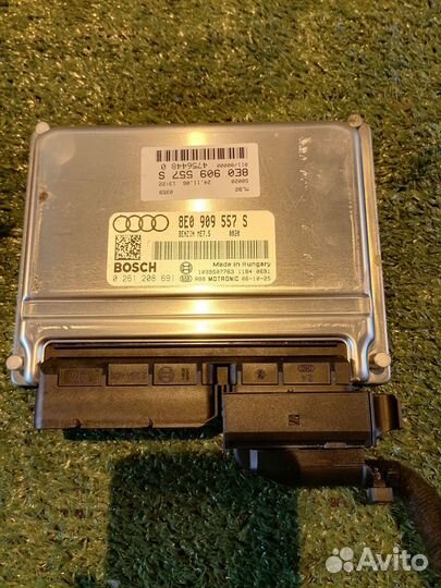 Блок управления двигателем ALT 8E0909557S Audi A4