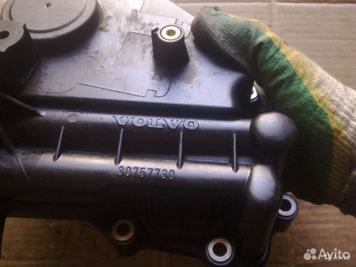 Корпус масляного фильтра Volvo 30757730