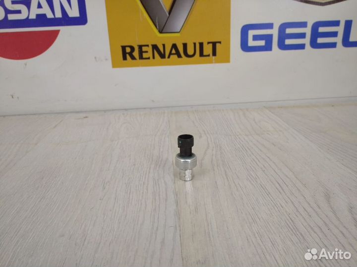 Датчик кондиционера хладагента Renault logan