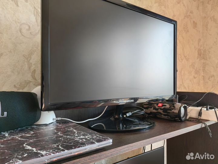 Samsung 24 дюйма s24D300H