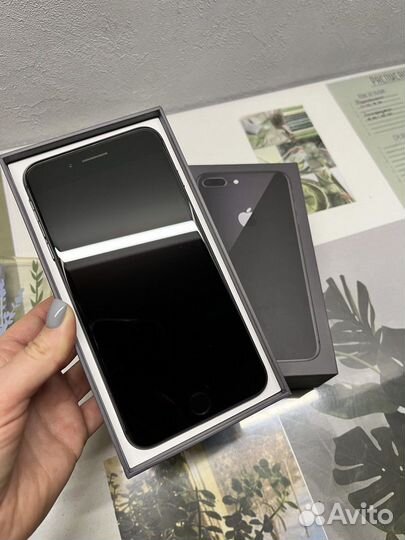 iPhone 8 Plus, 64 ГБ