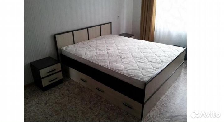 Кровать с матрасом