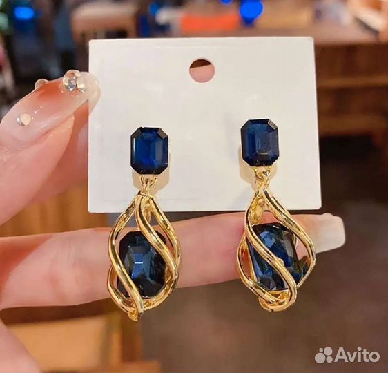 Серьги Graff с голубым камнем