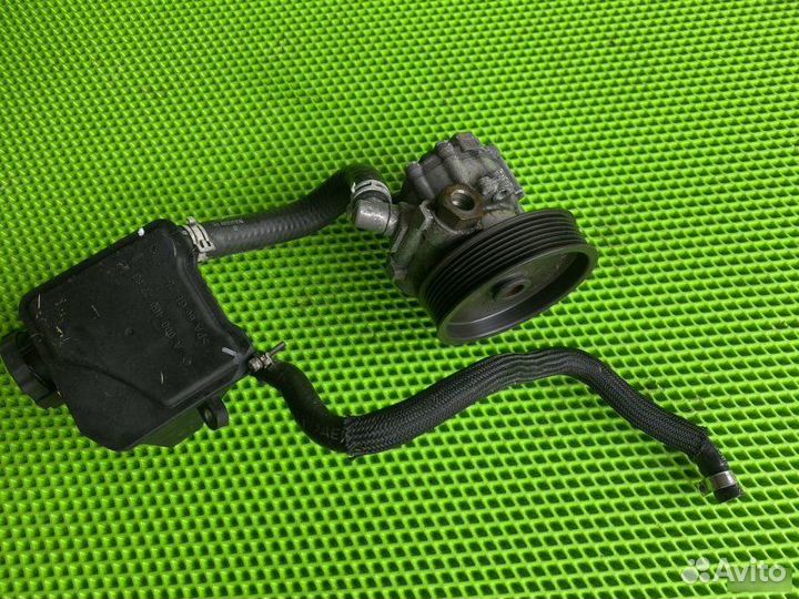 Насос гидроусилителя Mercedes-Benz E-Класс